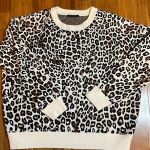 T Tahari Cheetah Sweater Size L